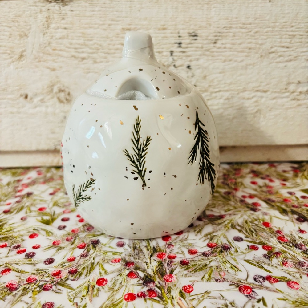 Potter’s Studio Winter Berries Evergreen Holiday Sugar Bowl‎ & Lid NEW